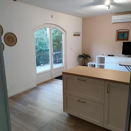Maisonnette-studio 83200 * Toulon